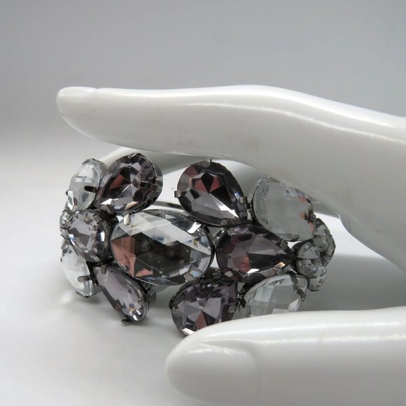 Vera Wang Bracelet Silver Tone Large Faceted Rhinestone Cluster Statement Bangle - Picture 15 of 16